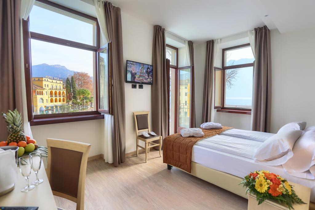 Europa - Skypool & Panorama Hotel Riva del Garda
